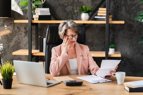 Les 3 signaux d’alerte pour repérer un faux courtier immobilier et protéger vos économies en 2025