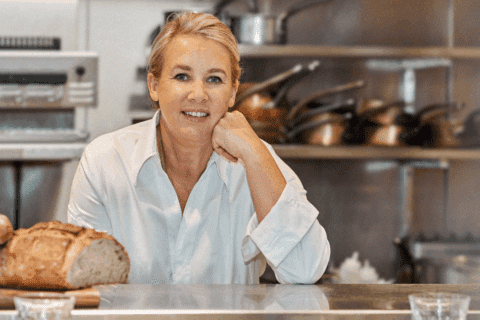 Un intérieur à son image : découvrez l’appartement raffiné d’Hélène Darroze !