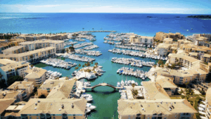 Fréjus en 2025 : pourquoi son immobilier séduit autant et comment en profiter