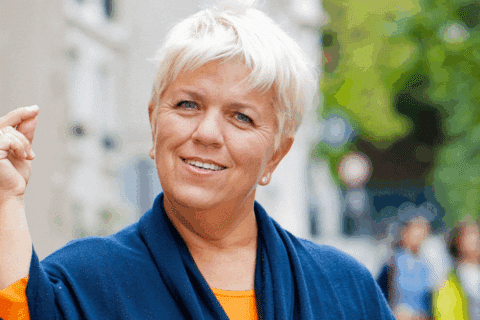 Un coin de paradis : Mimie Mathy dévoile son incroyable maison dans les vignes !