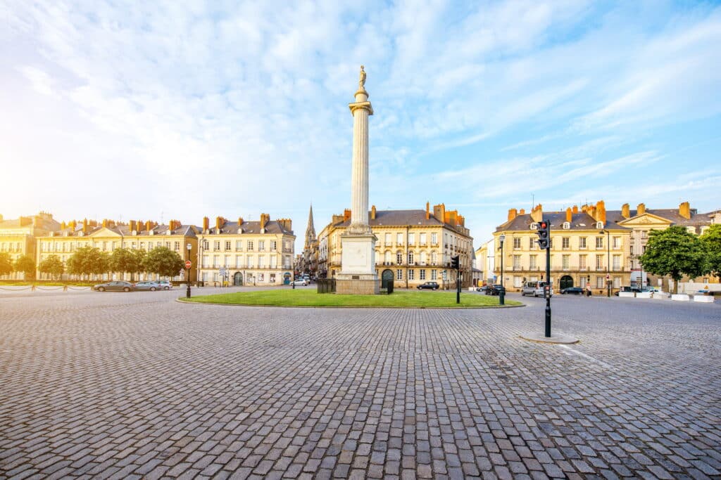 Nantes : faut-il acheter ou louer en 2025 ? Analyse des prix et tendances