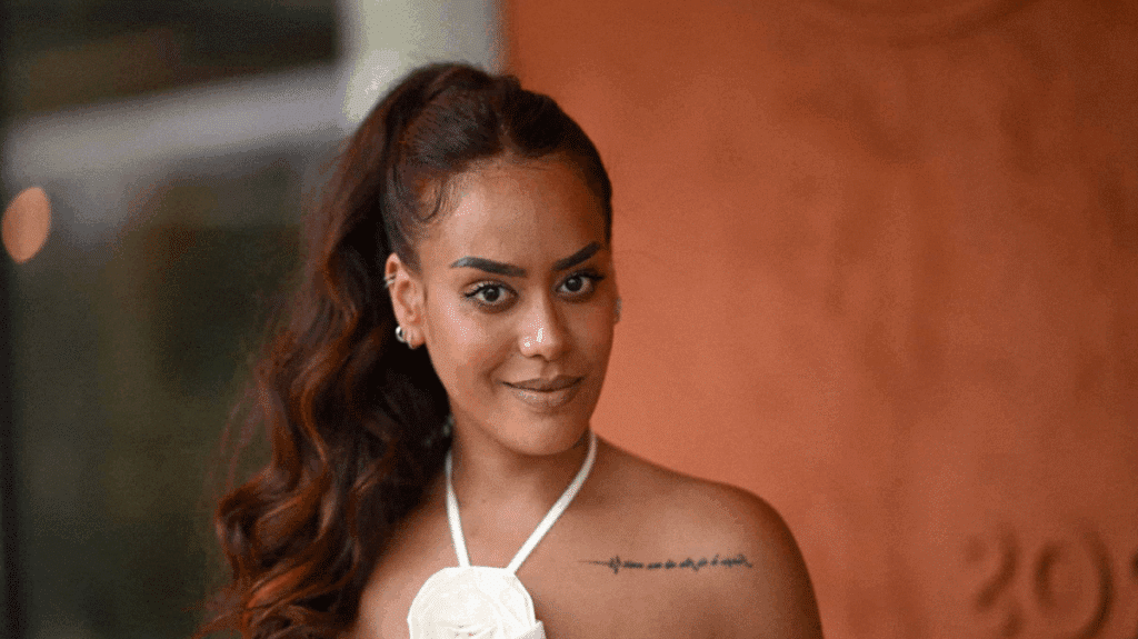 Amel Bent : découvrez sa vie de famille dans la ville la plus chère de France !