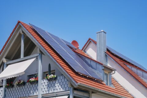 Audit énergétique obligatoire en 2025 : la dépense imprévue qui attend les propriétaires de maisons classées E