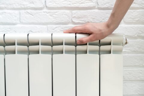 Le secret des maisons bien chauffées qui ne gaspillent pas d’énergie (et comment l’appliquer chez vous)