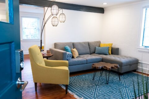 Airbnb dans le viseur : comment les grandes villes limitent les locations saisonnières en 2025 !