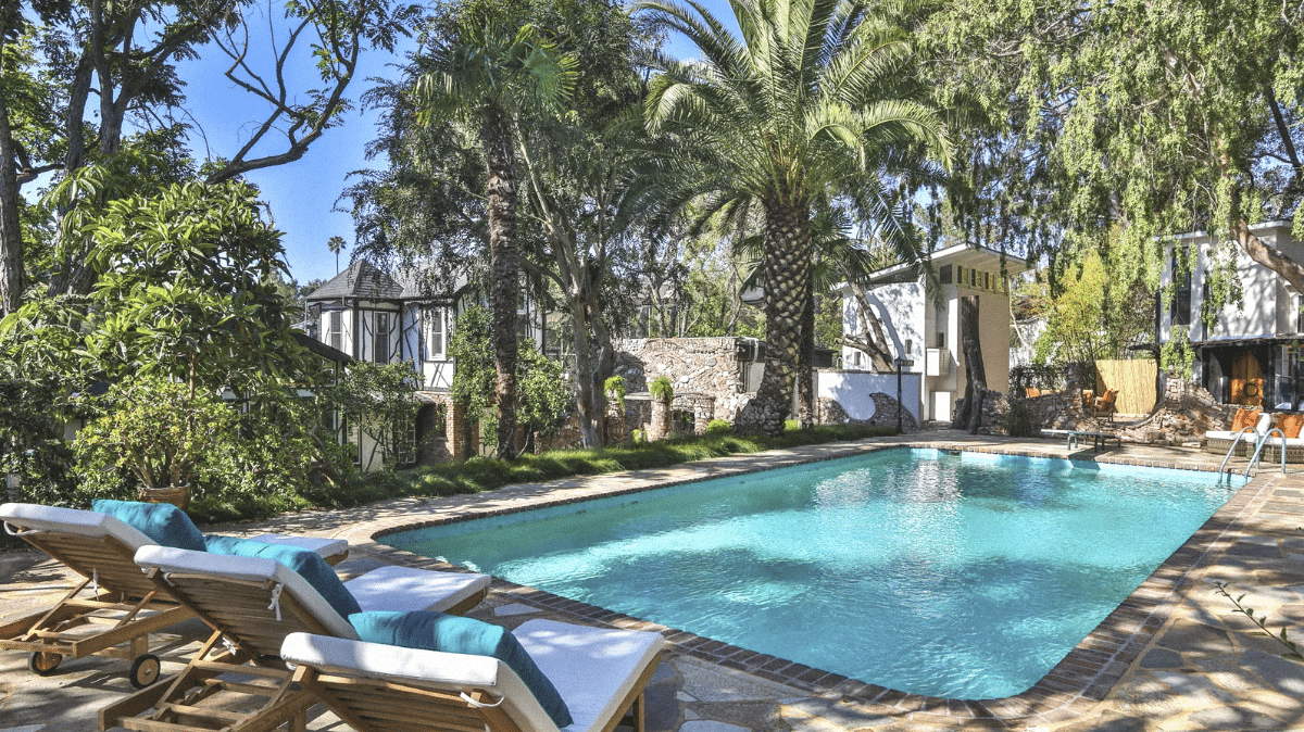 lady-gaga-maison-stars-hollywood-hills1