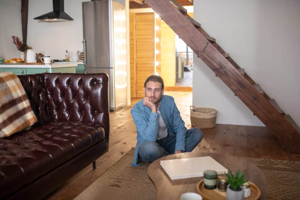 Aménager son premier logement sans se ruiner : astuces et bons plans