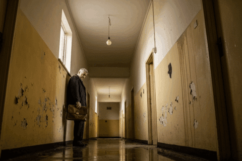 Gaillon : “Depuis quatre mois, il pleut dans mon couloir”, le cri d’un locataire oublié