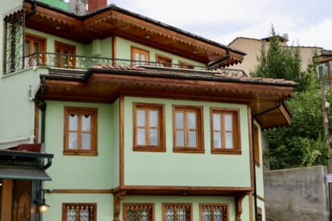 Assurance habitation et bûche de ramonage : obligations, limites et vrais risques