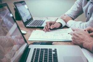 Comment devenir apporteur d’affaires en immobilier et booster son revenu