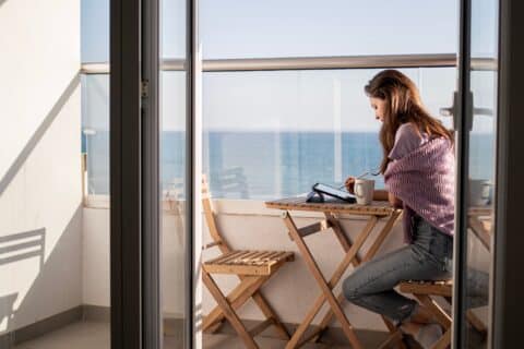 Bail mobilité : pourquoi certains propriétaires l’utilisent pour contourner Airbnb