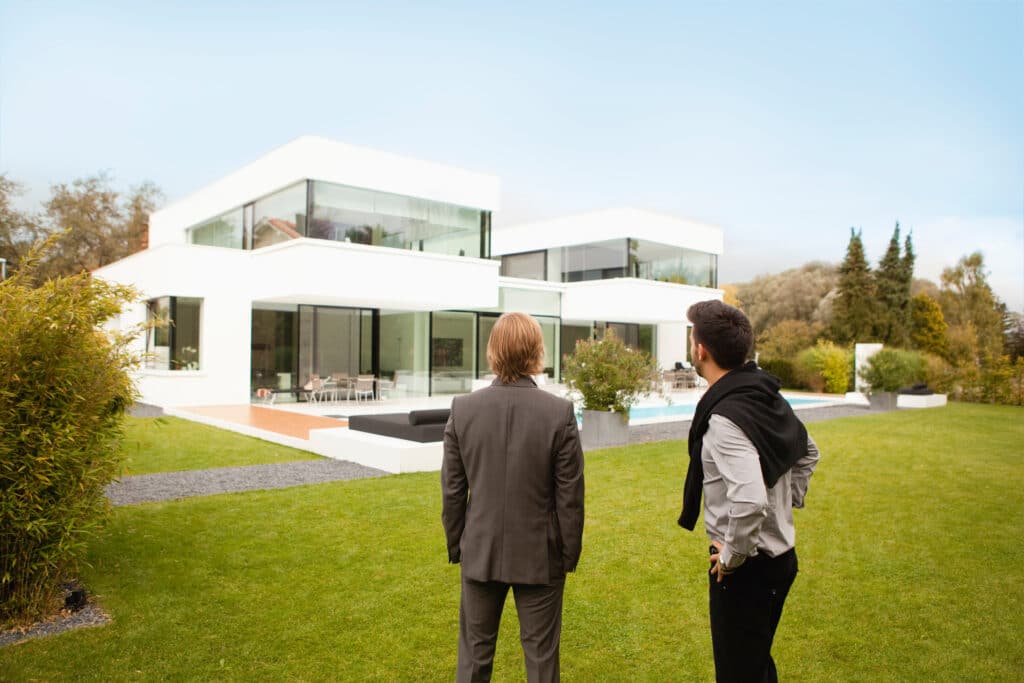 Il sous-loue une villa 900 € par mois sans payer le loyer et ne peut pas être expulsé