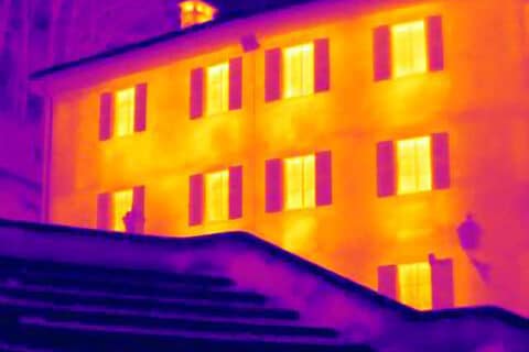 Immobilier : les passoires thermiques peuvent coûter jusqu’à 34 000 € aux investisseurs