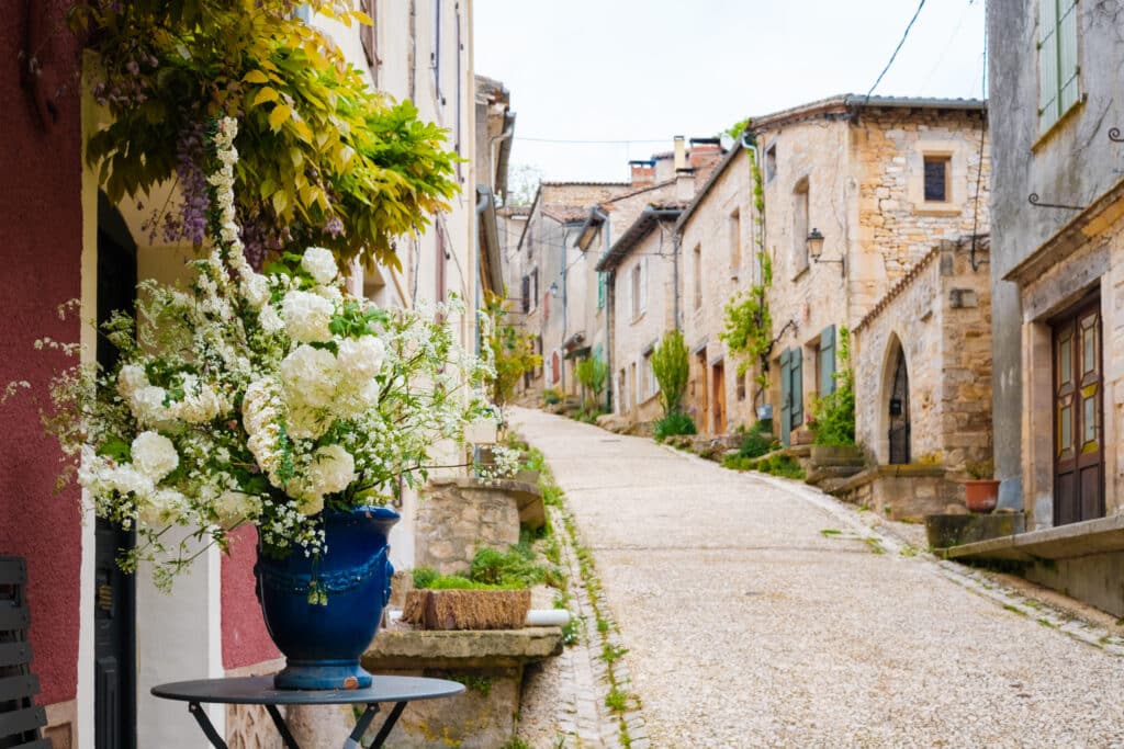 Ce village oublié où les maisons coûtent une misère attire même des célébrités