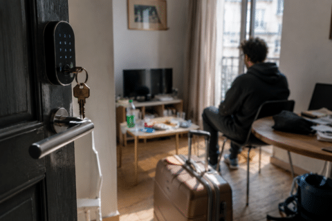 Location Airbnb : comment éviter un squat et sécuriser votre meublé touristique