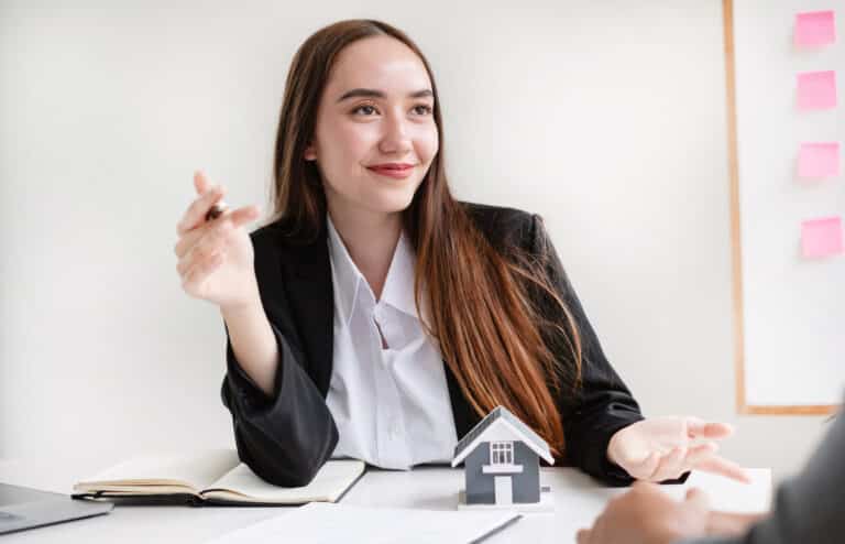 Changer de vie grâce à l'immobilier : comment préparer une reconversion sans base scolaire spécifique
